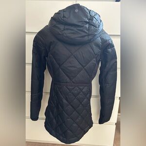 🍋Lululemon ‘Down for a Run’ Woman’s down jacket size 8